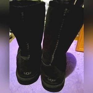 UGG women's short black bootie